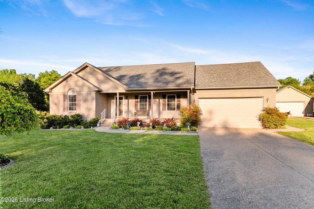 Photo of 146 N Kristal Springs Dr, Shepherdsville, KY 40165 (MLS # 1715317)