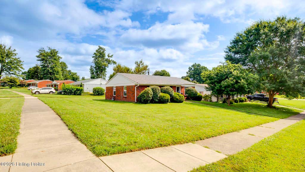 Photo of 9909 Merioneth Dr, Jeffersontown, KY 40299 (MLS # 1725489)