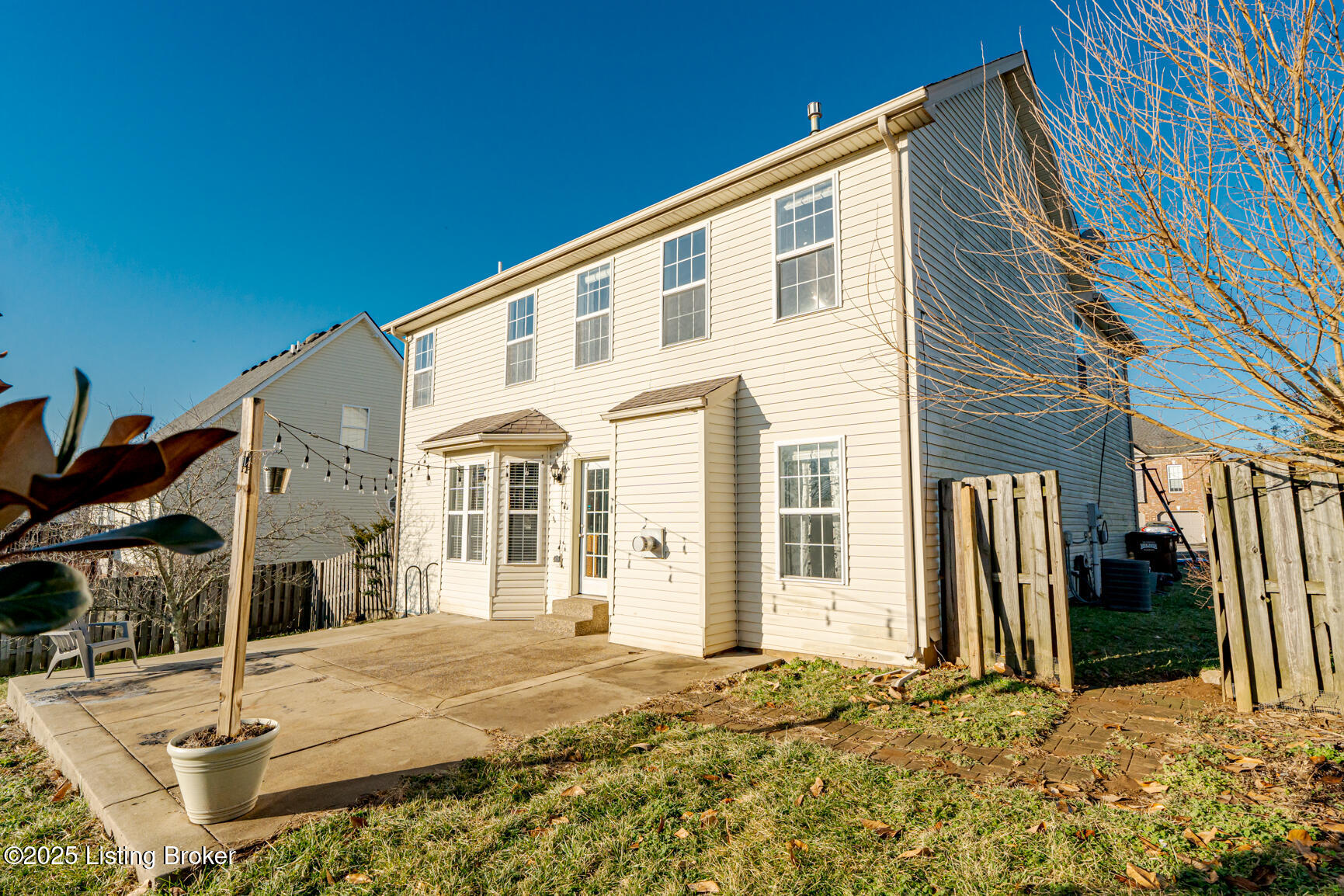 3003 Falcon Ct, Shelbyville, Kentucky image 2