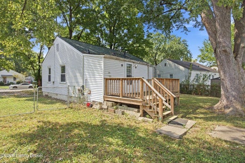 Tiny photo for 1047 Seelbach Ave, Louisville, KY 40215 (MLS # 1730243)