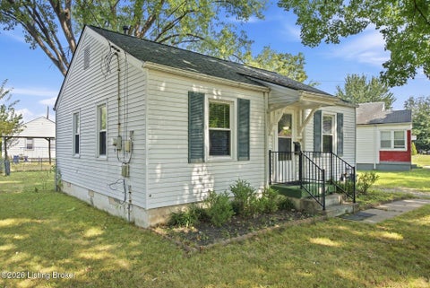 Tiny photo for 1047 Seelbach Ave, Louisville, KY 40215 (MLS # 1730243)