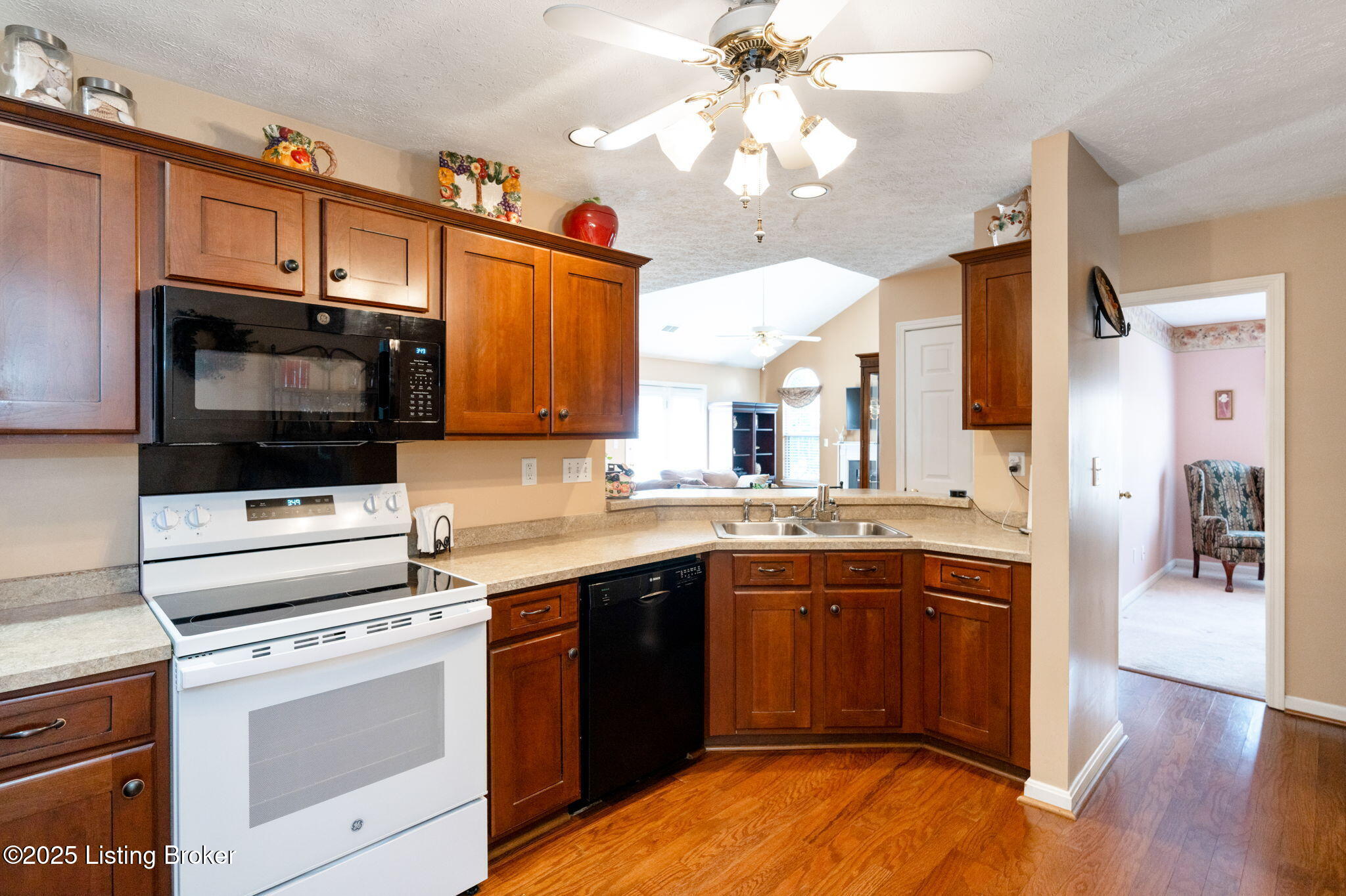 1009 Garden Pointe Pl, Louisville, Kentucky image 11
