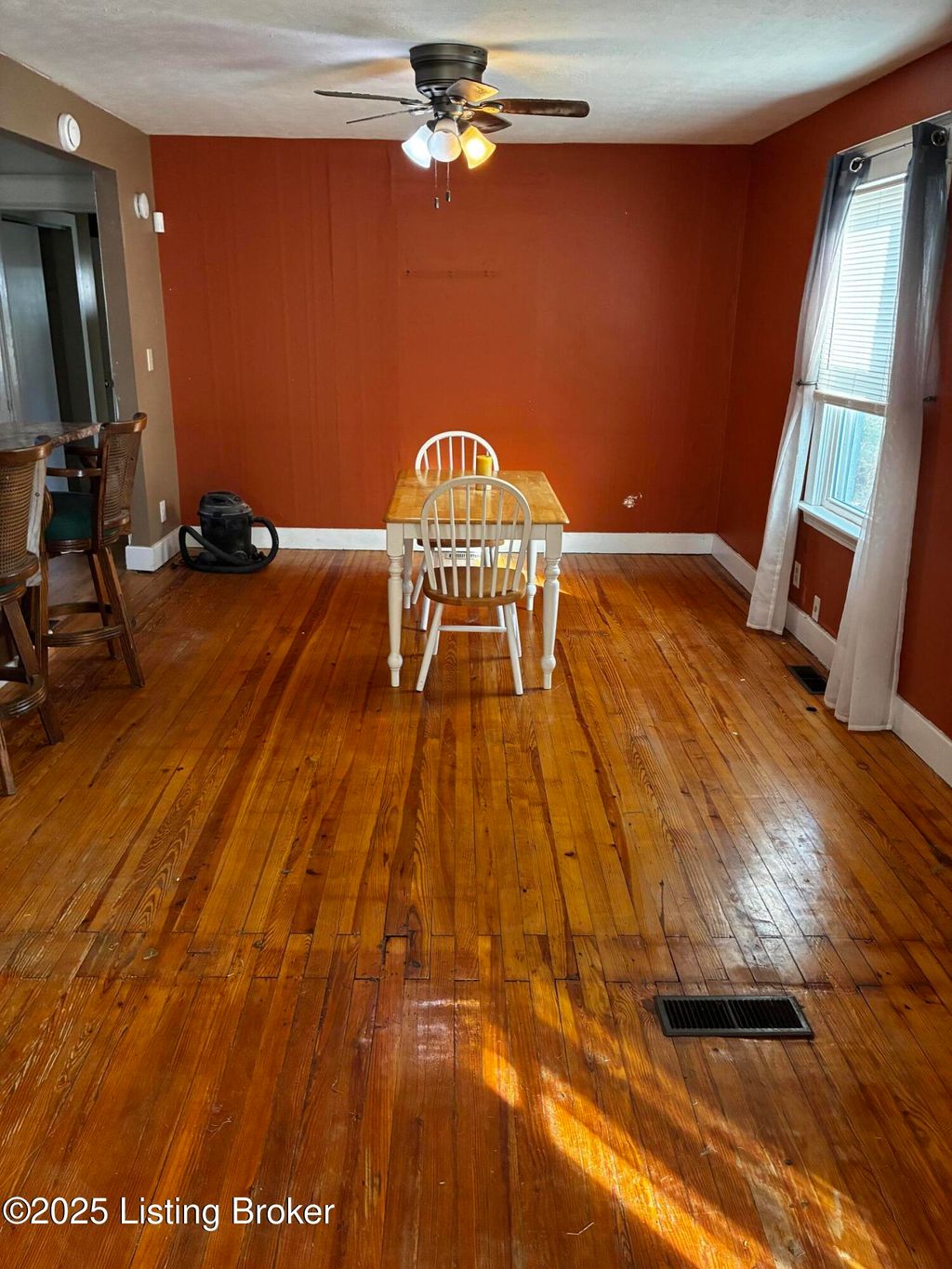 Photo of 1209 Weller Ave, Louisville, KY 40208 (MLS # 1695385)