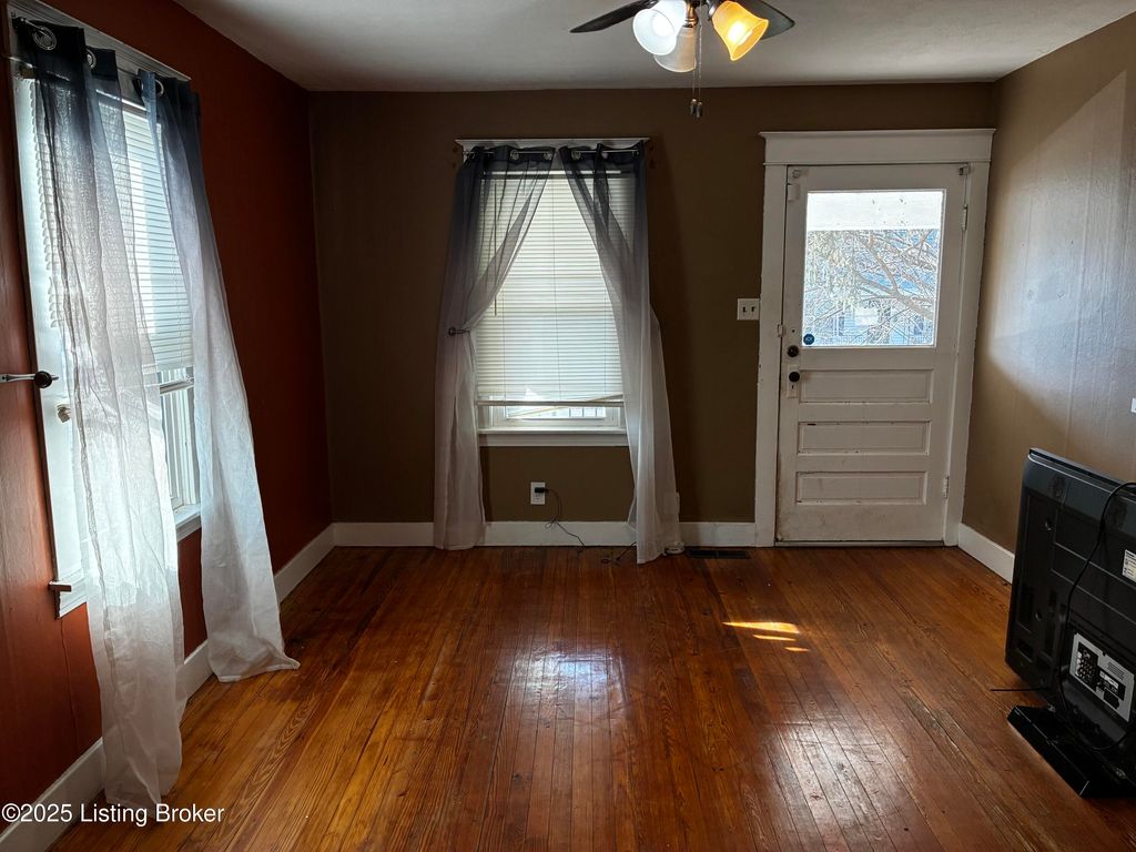 Photo of 1209 Weller Ave, Louisville, KY 40208 (MLS # 1695385)