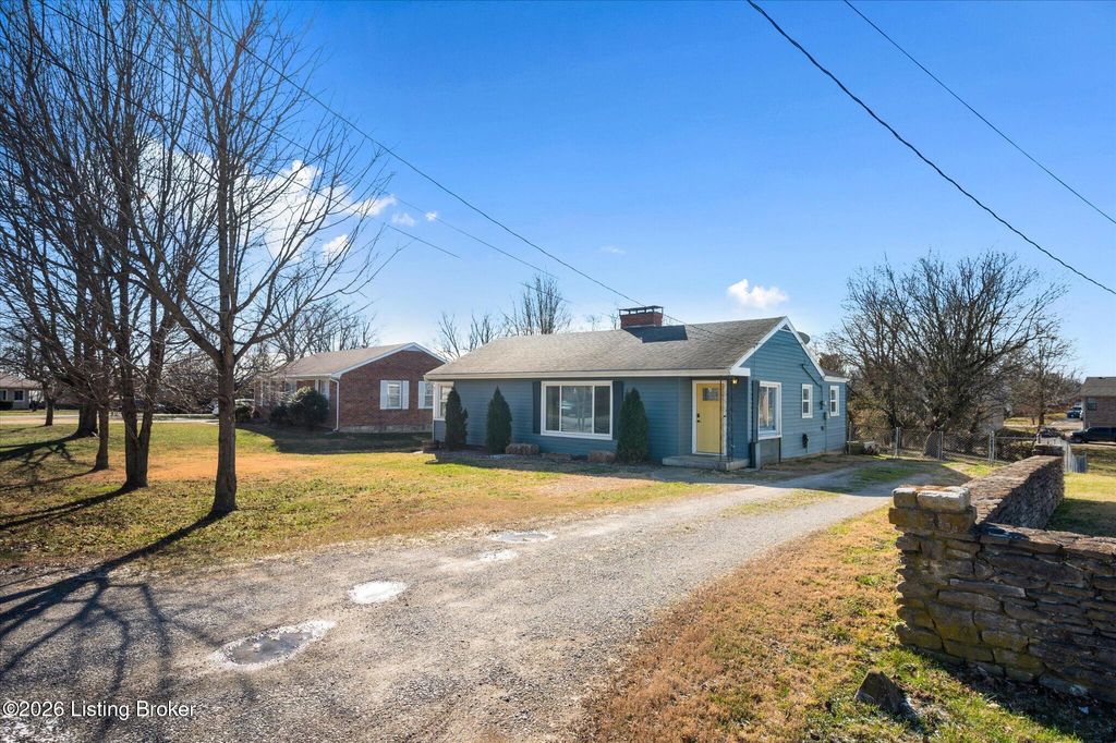 Photo of 200 Cardinal Dr, Simpsonville, KY 40067 (MLS # 1707097)