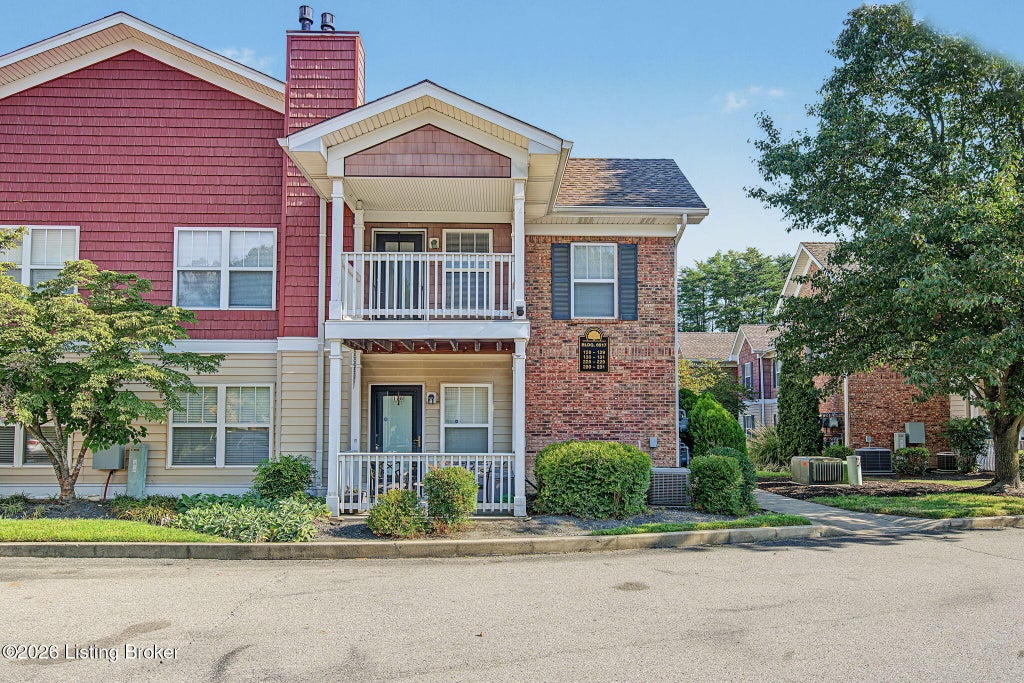Photo of 6517 Brook Bend Way #228, Louisville, KY 40229 (MLS # 1731495)