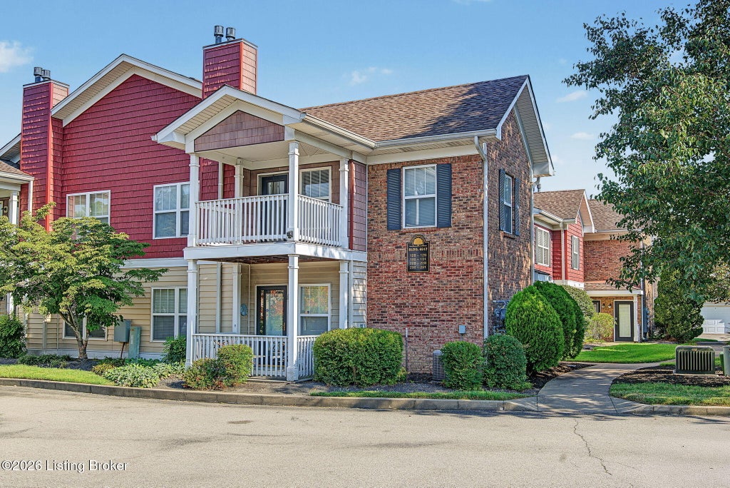 Photo of 6517 Brook Bend Way #228, Louisville, KY 40229 (MLS # 1731495)