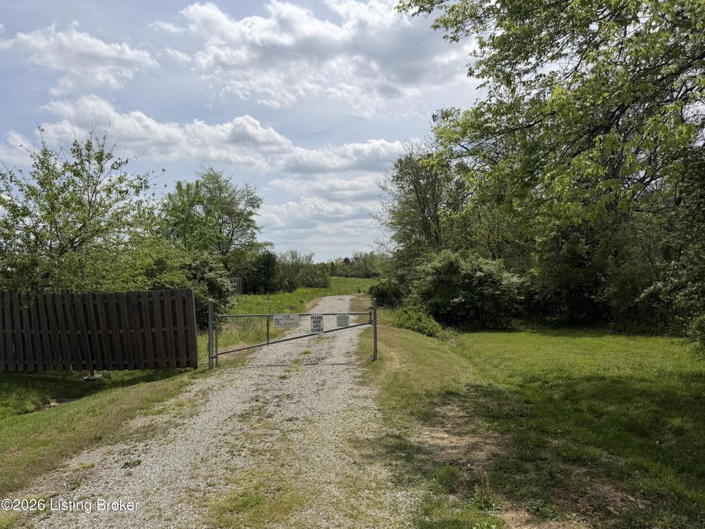 Photo of 2550 W State Hwy 22, Crestwood, KY 40014 (MLS # 1714455)