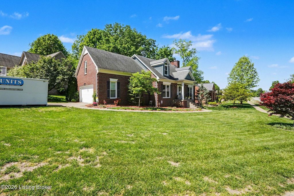 Photo of 5508 Pavilion Way, Louisville, KY 40291 (MLS # 1715300)