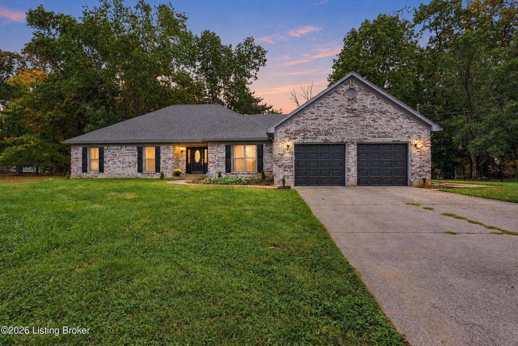 Photo of 181 Jasper Ln, Mt Washington, KY 40047 (MLS # 1732824)