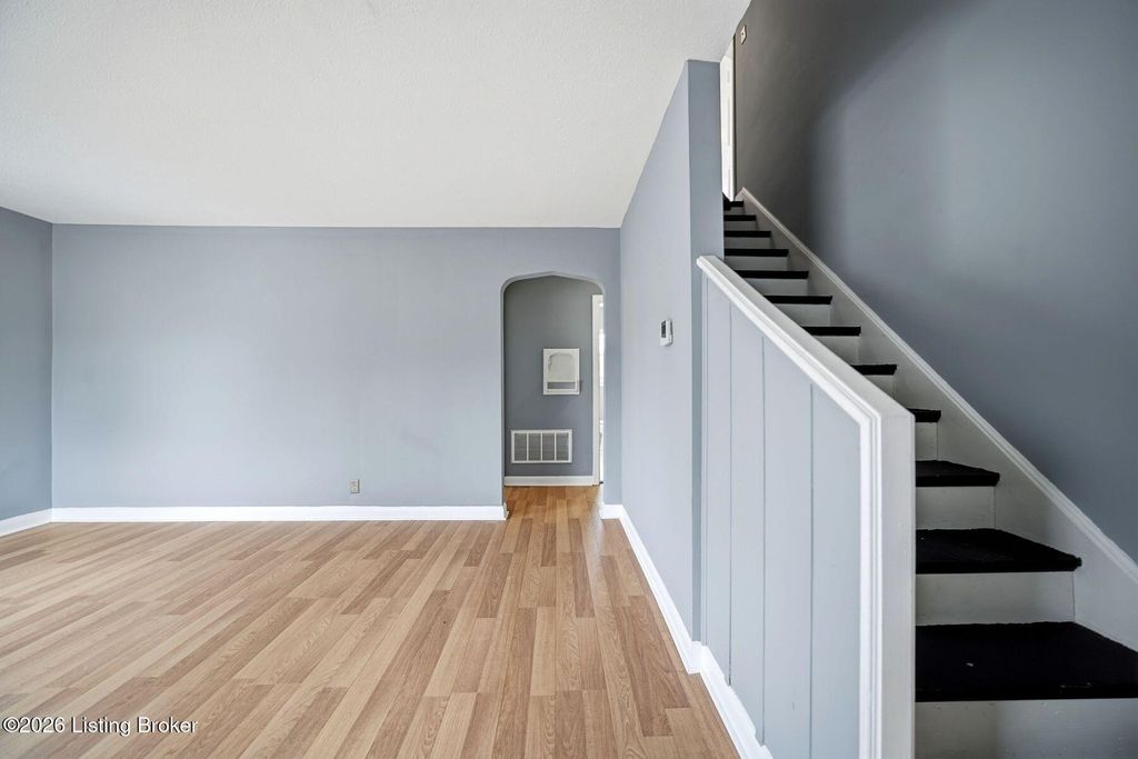 Photo of 517 Harris Pl, Louisville, KY 40222 (MLS # 1711163)