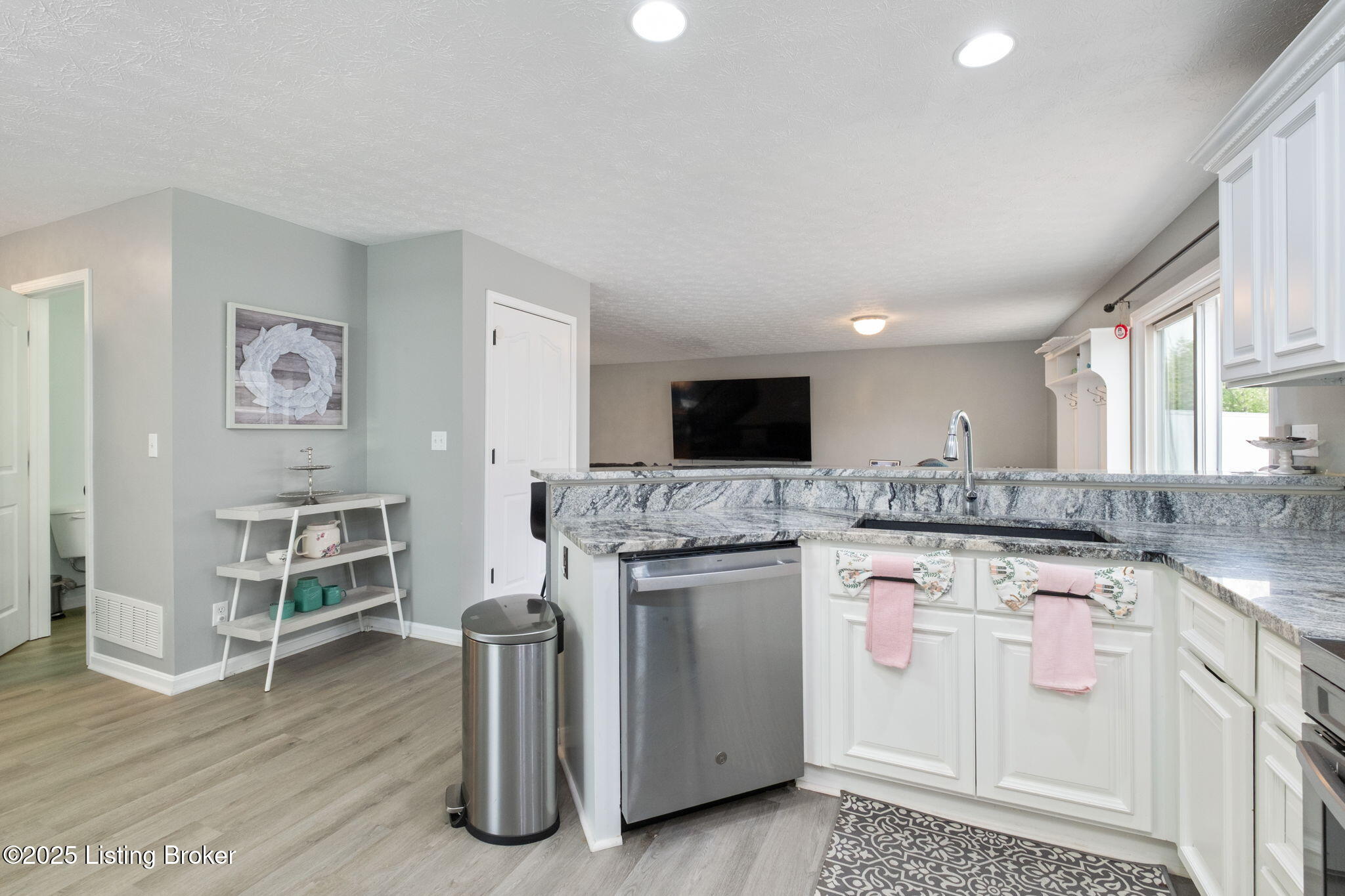 6703 N North Dr, Louisville, Pennsylvania image 35