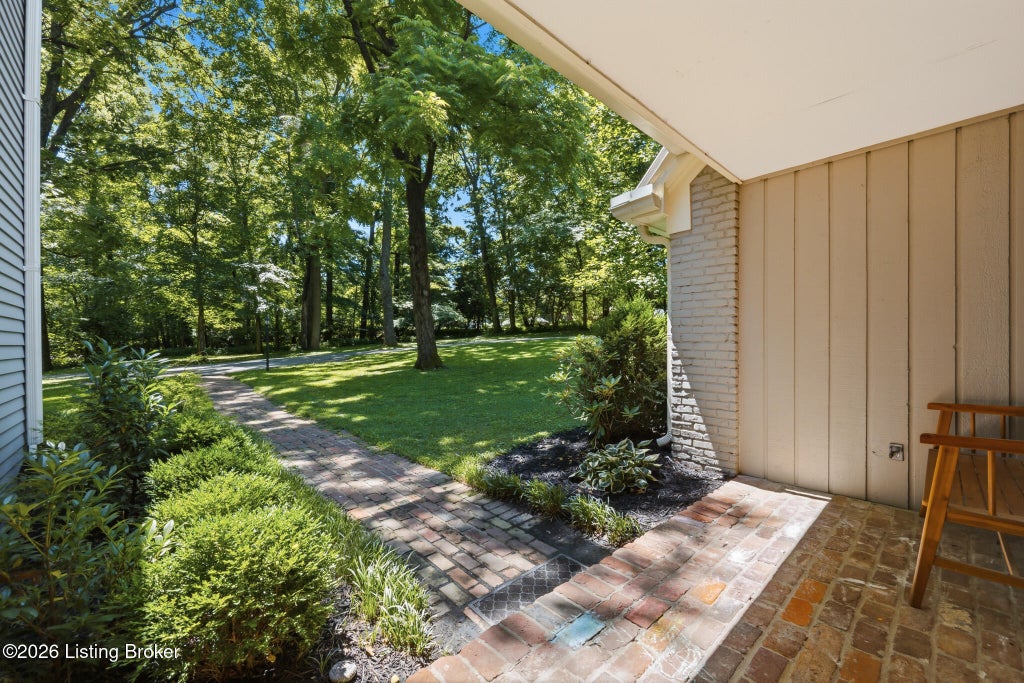 Photo of 12204 E Osage Rd, Louisville, KY 40223 (MLS # 1721521)