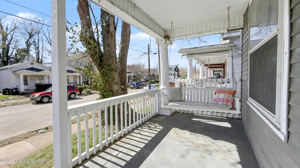 Photo of 721 Shelby Pkwy, Louisville, KY 40203 (MLS # 1711403)