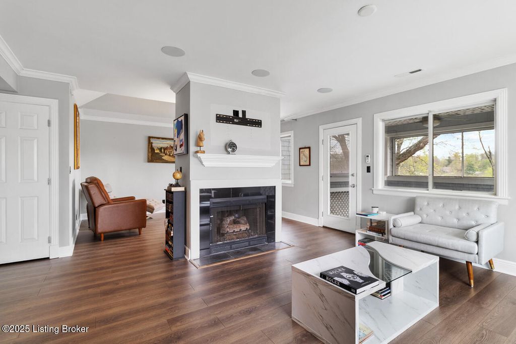 Photo of 750 Zorn Ave #2, Louisville, KY 40206 (MLS # 1723534)