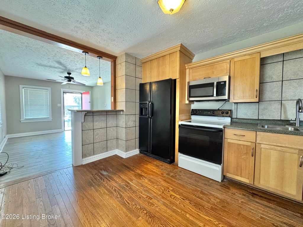 Photo of 2760 Montana Ave, Louisville, KY 40208 (MLS # 1710846)