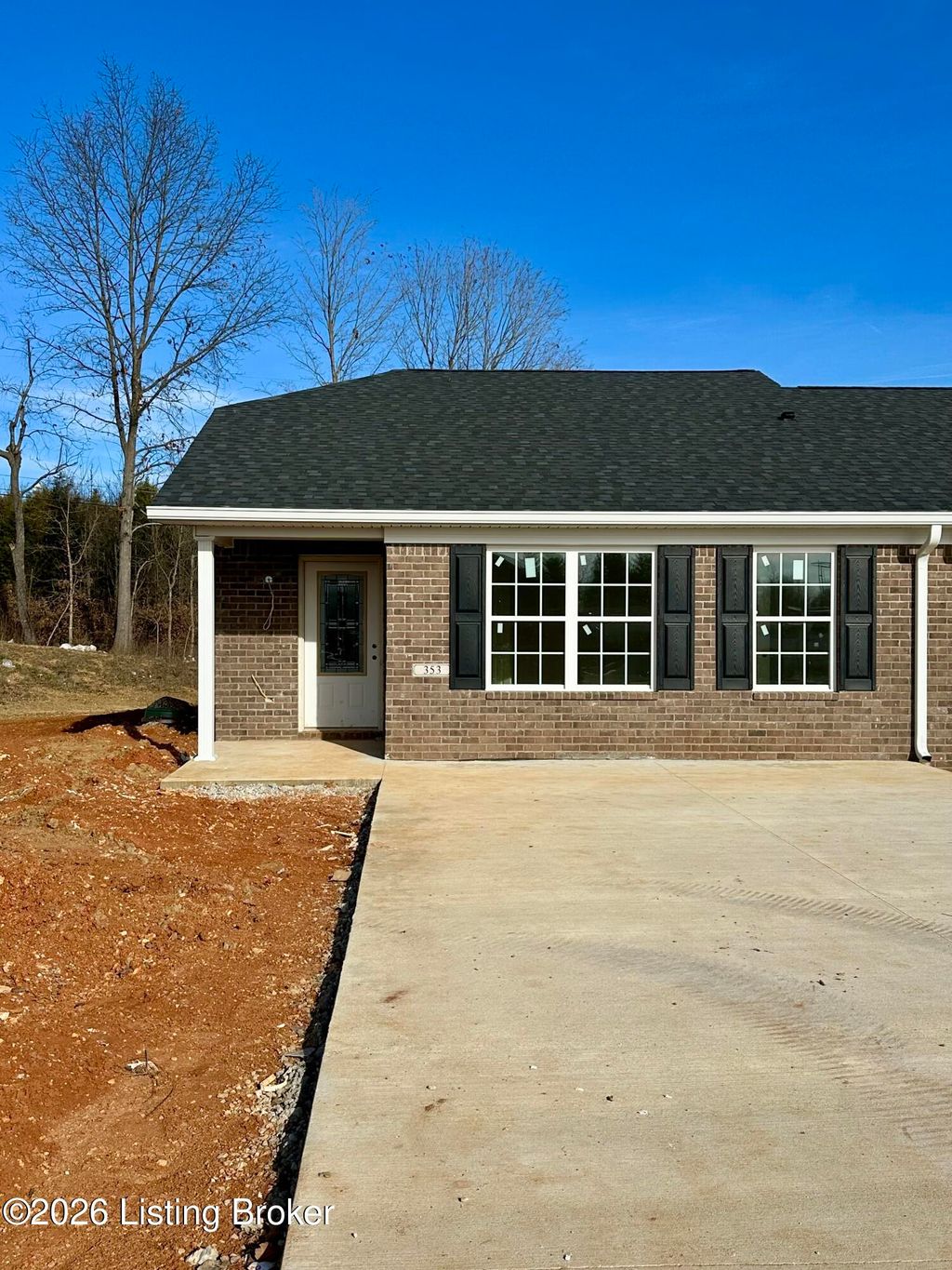 Photo of 353 Breckinridge Cir, Vine Grove, KY 40175 (MLS # 1707024)