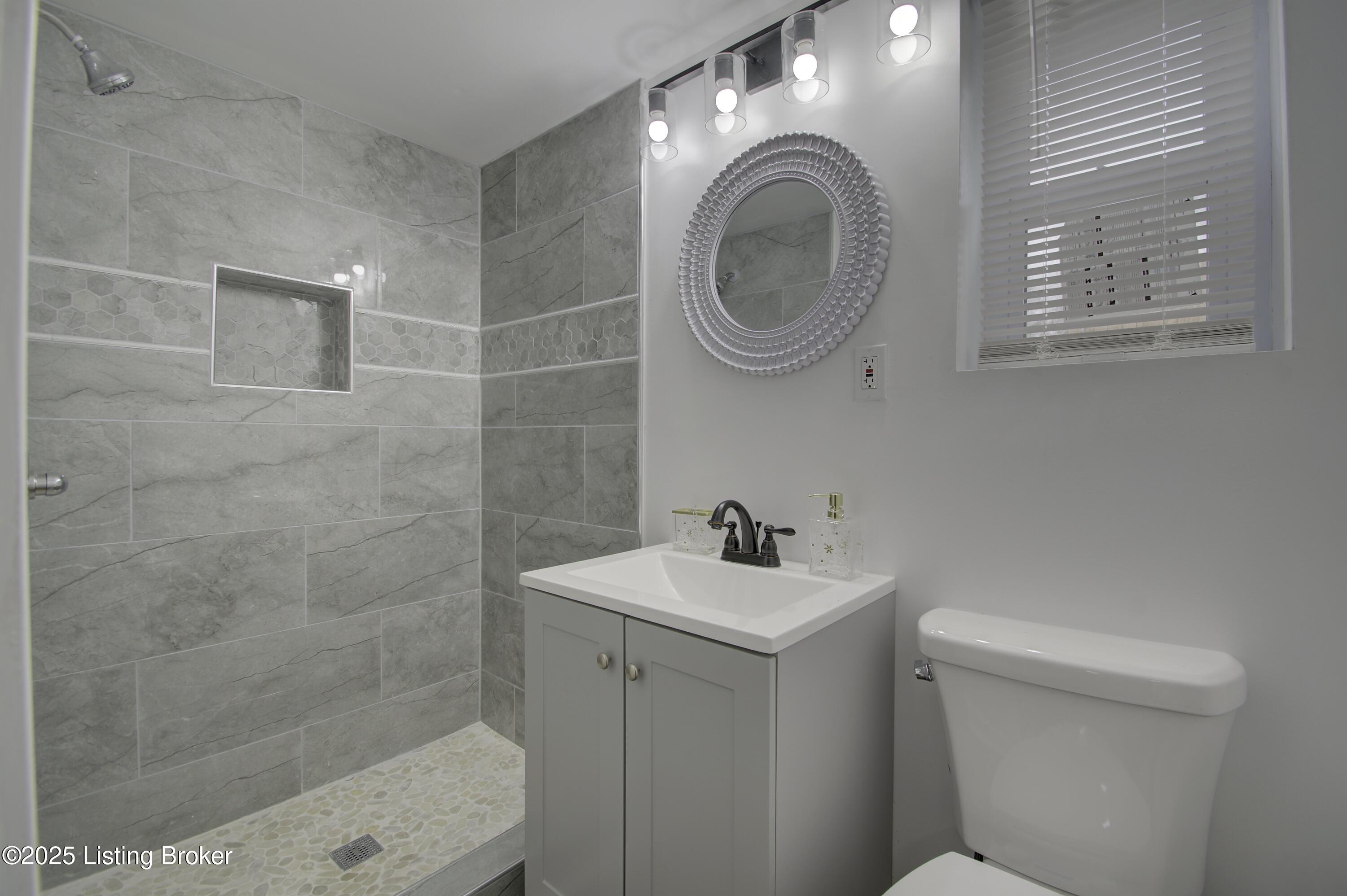 215 E 11th St, Covington, Kentucky image 17