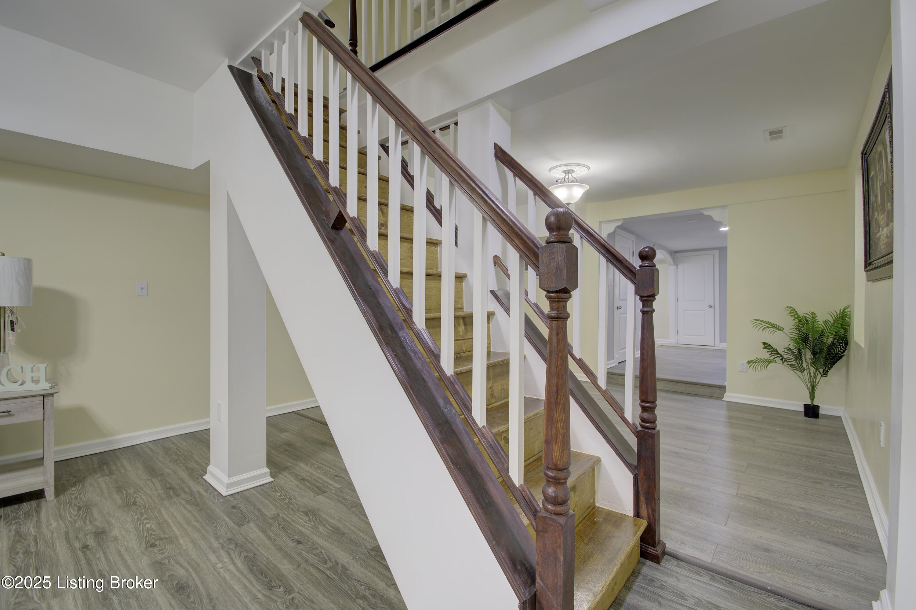 215 E 11th St, Covington, Kentucky image 9