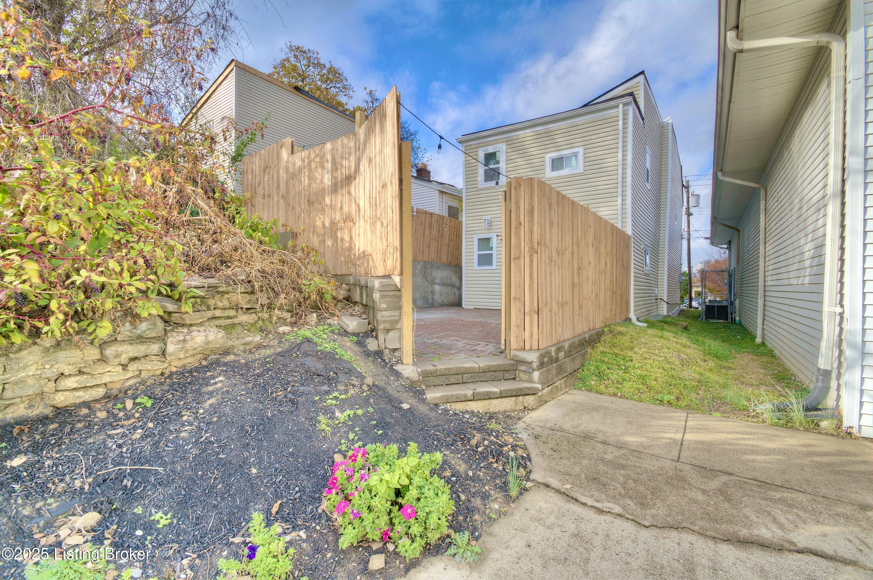 215 E 11th St, Covington, Kentucky image 4