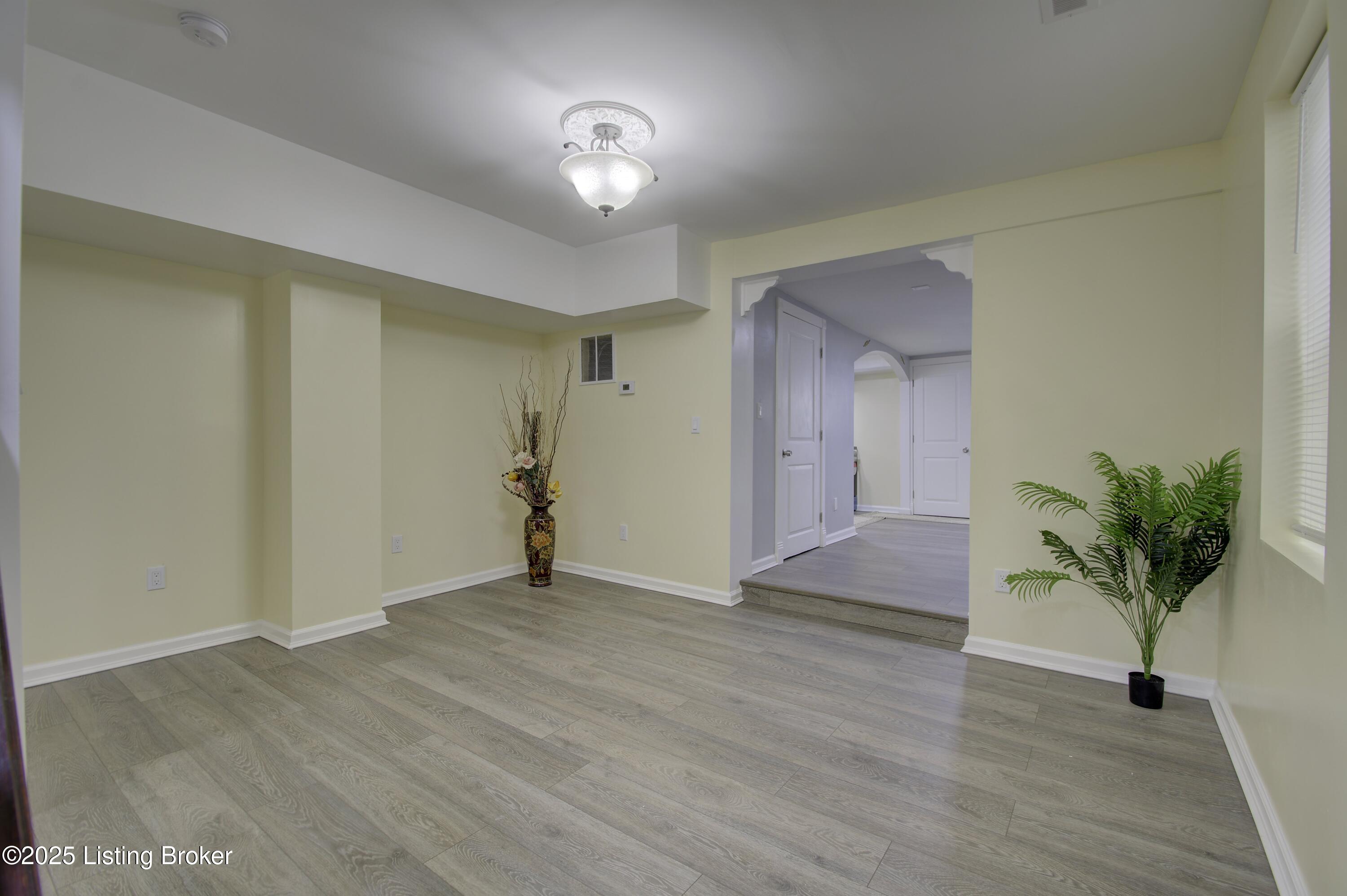 215 E 11th St, Covington, Kentucky image 11