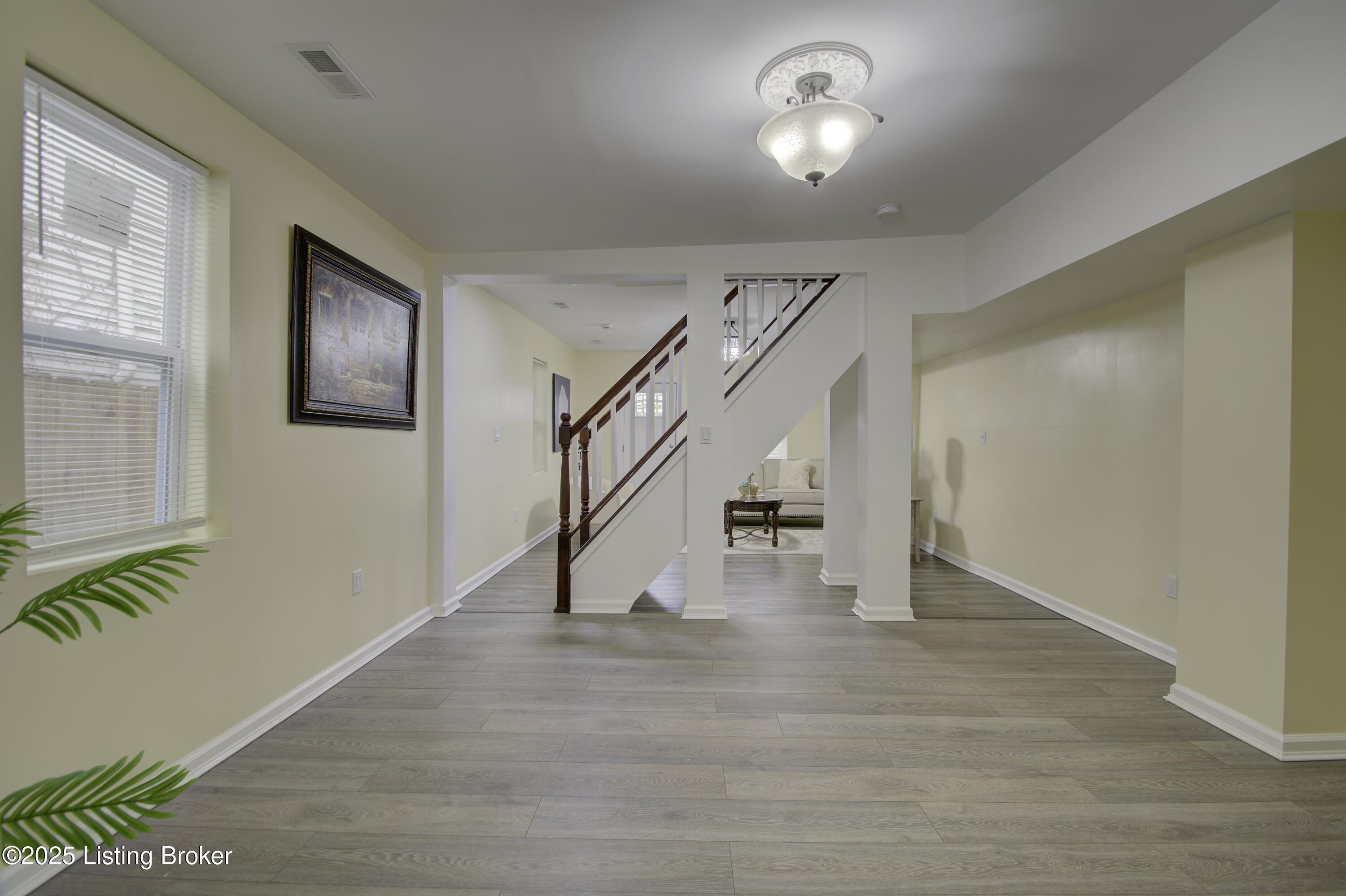 215 E 11th St, Covington, Kentucky image 10