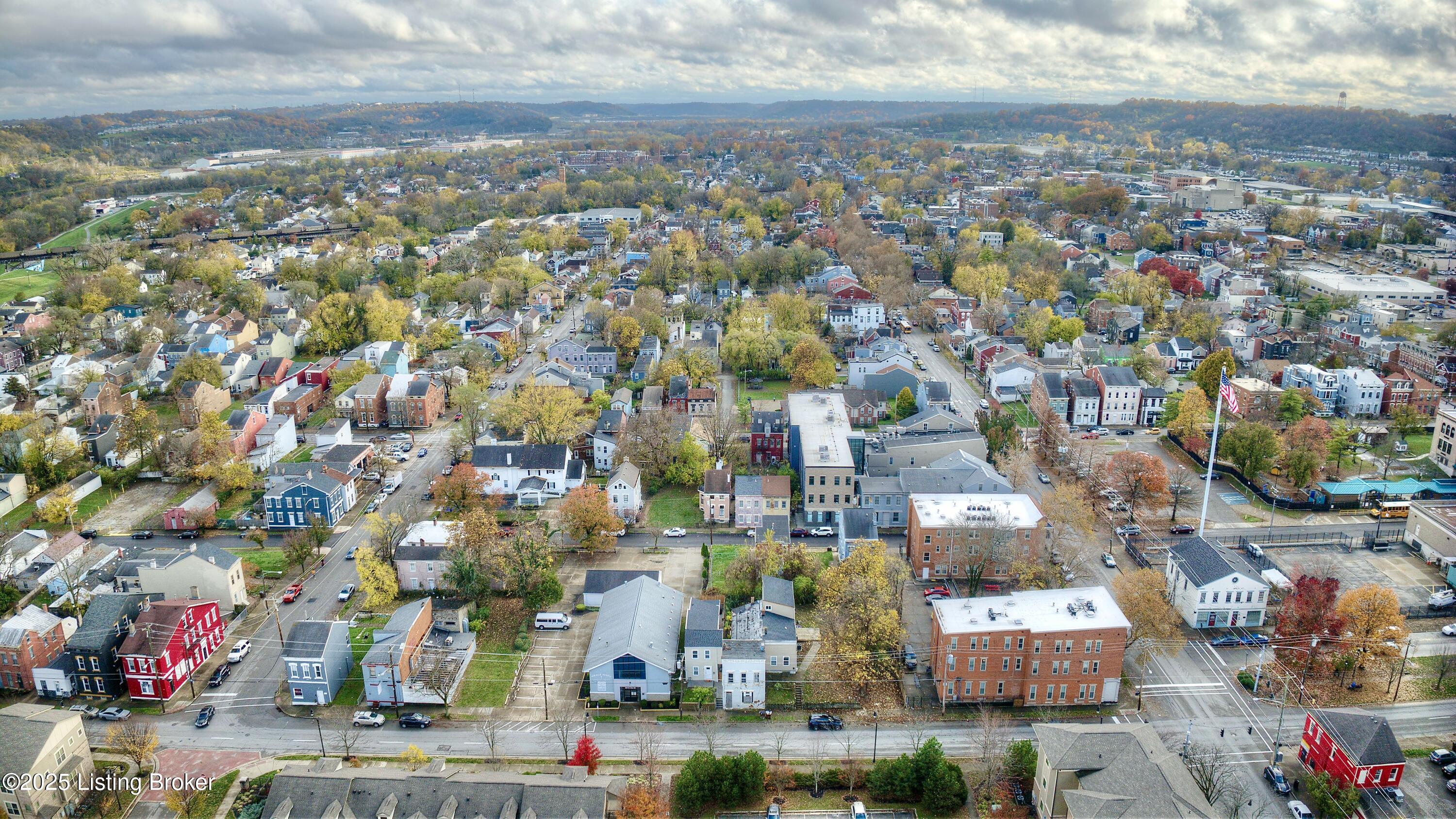 215 E 11th St, Covington, Kentucky image 6