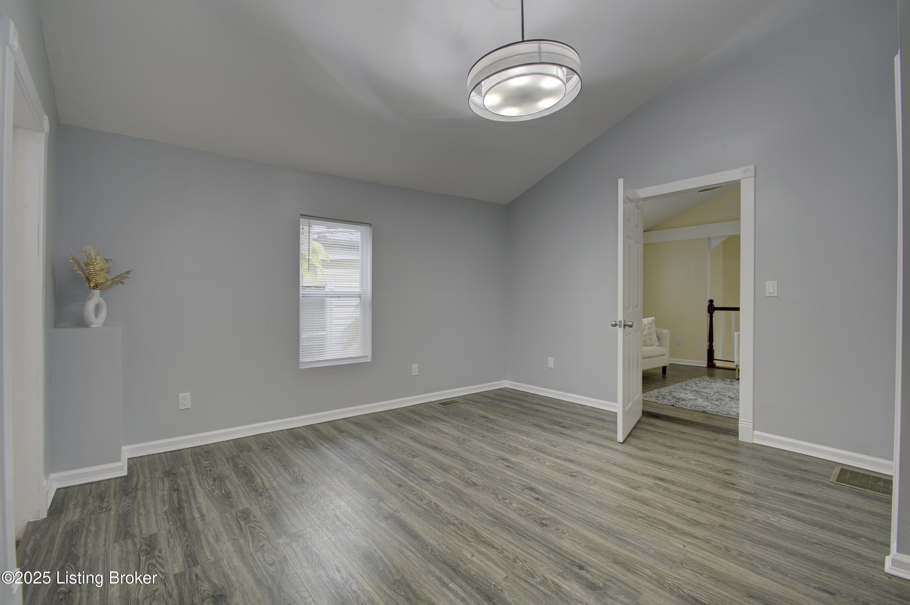 215 E 11th St, Covington, Kentucky image 22