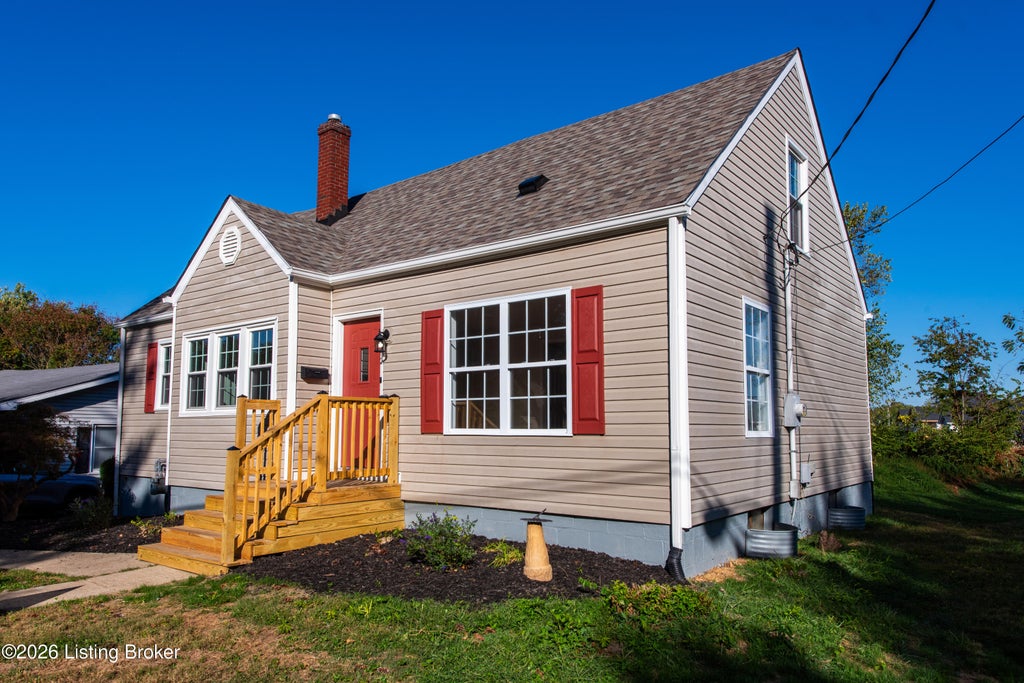 Photo of 109 Franklin Ave, La Grange, KY 40031 (MLS # 1731320)