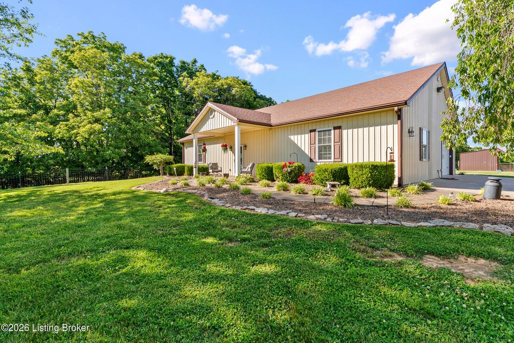 Photo of 304 Hutchins Ridge Rd, Bardstown, KY 40004 (MLS # 1717559)