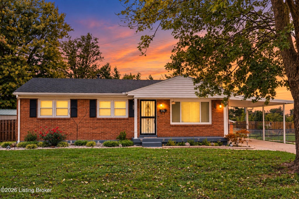 Photo of 5710 Bunning Dr, Louisville, KY 40272 (MLS # 1732213)