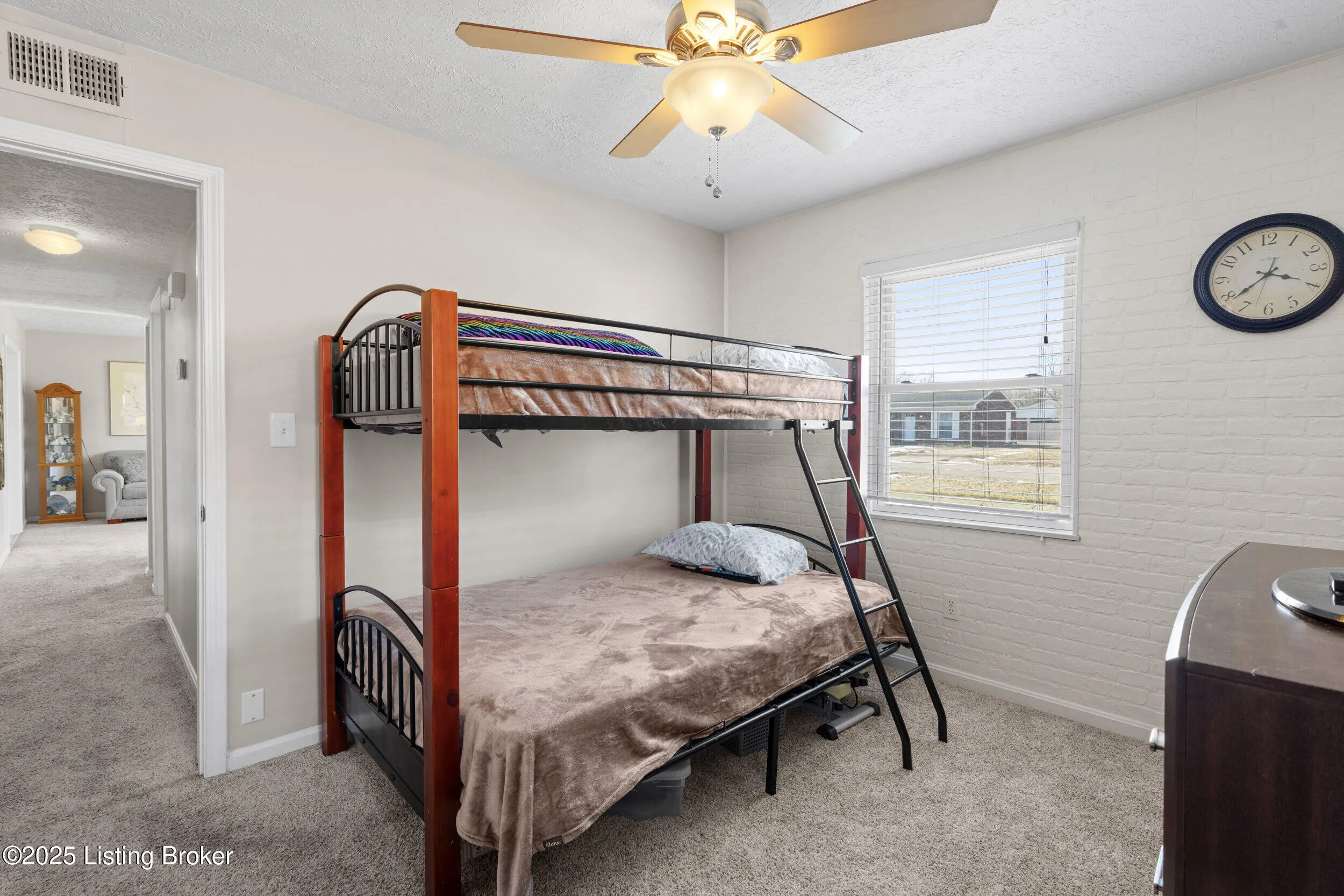 Louisville, Kentucky 40216, United States, 3 Bedrooms Bedrooms, ,1 BathroomBathrooms,Residential,Pending,13764