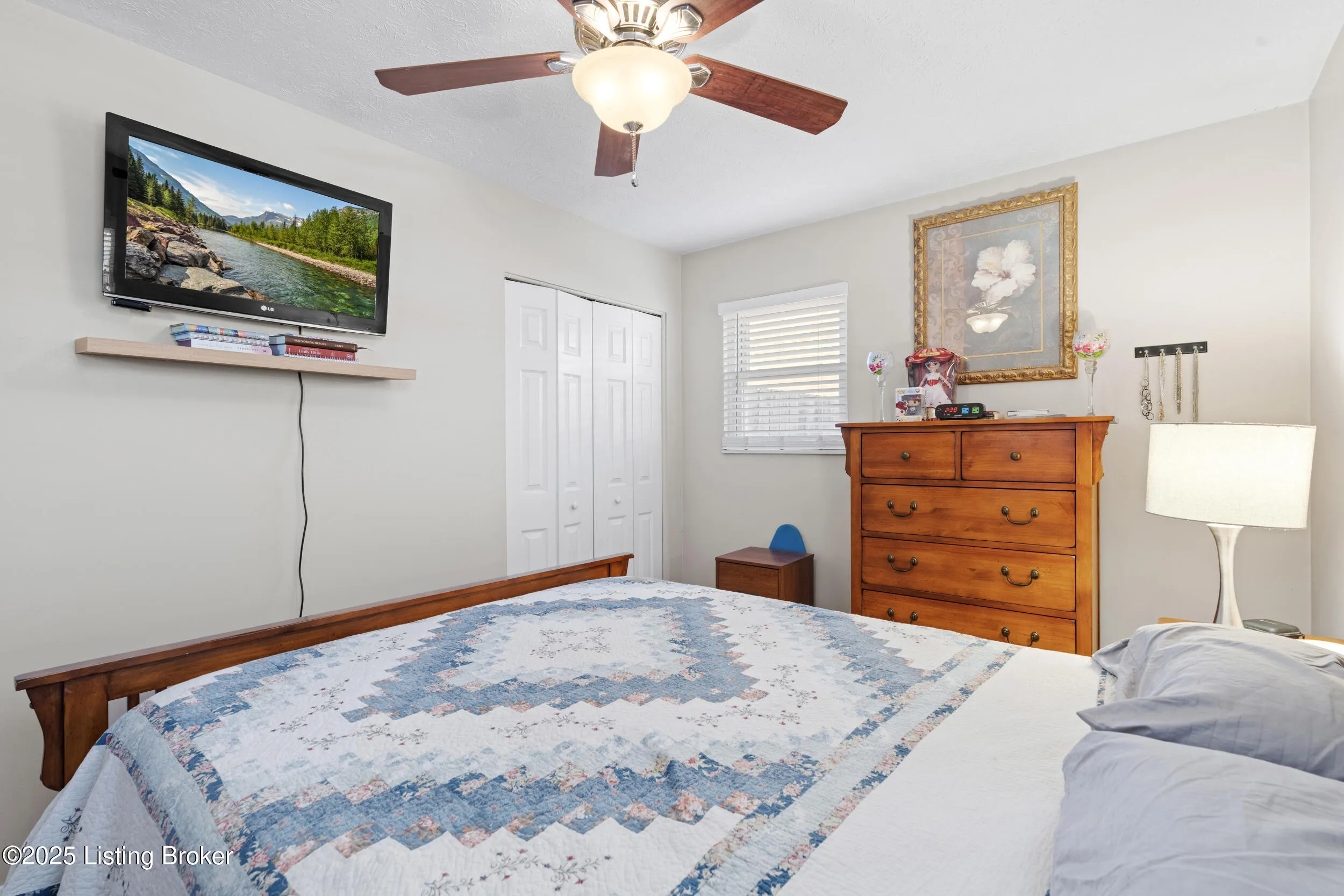 Louisville, Kentucky 40216, United States, 3 Bedrooms Bedrooms, ,1 BathroomBathrooms,Residential,Pending,13764