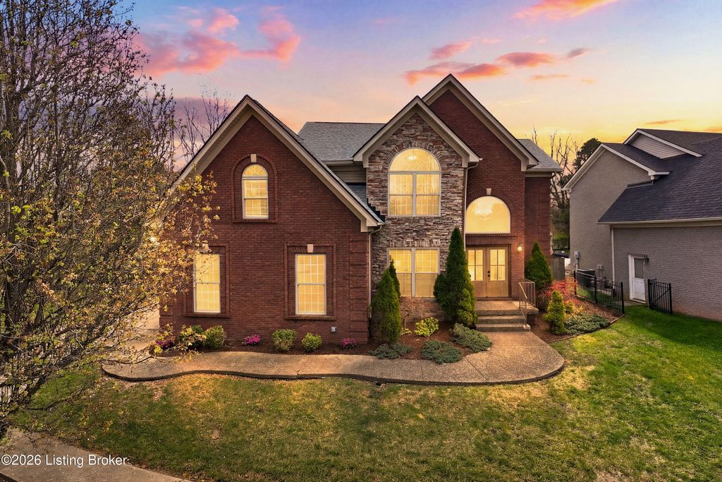 Photo of 4009 Sunny Crossing Dr, Louisville, KY 40299 (MLS # 1712733)