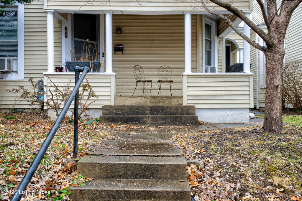 Photo of 1821 Eastern Pkwy, Louisville, KY 40204 (MLS # 1708514)