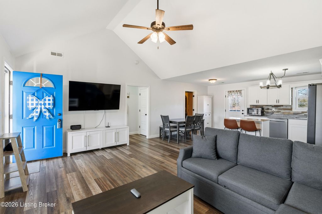 Photo of 107 Cumberland Ct, Bardstown, KY 40004 (MLS # 1708685)