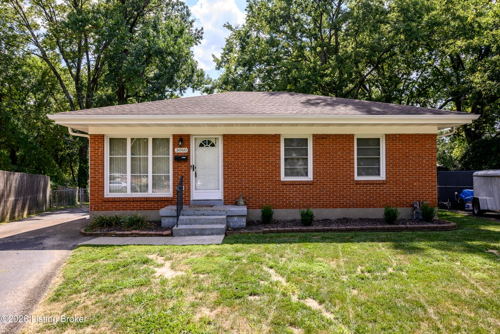 Photo of 3060 Nadina Dr, Louisville, KY 40220 (MLS # 1728332)