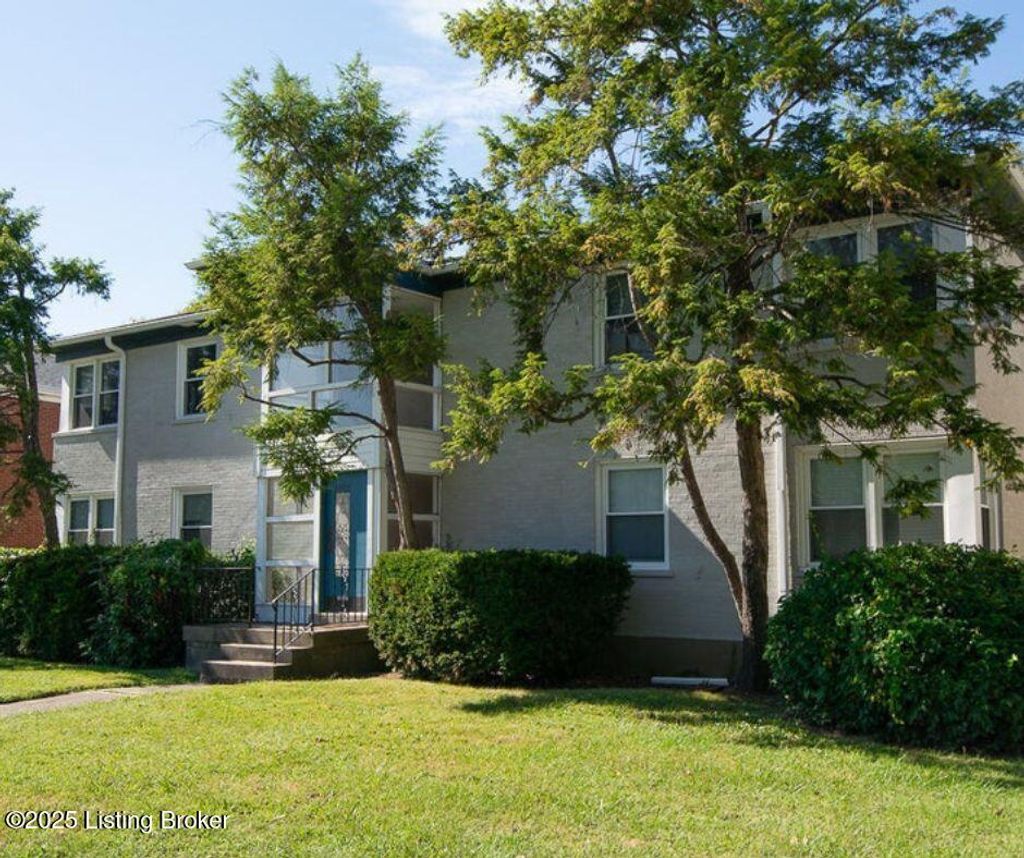 Photo of 2902 Abigail Dr #1, Louisville, KY 40205 (MLS # 1701838)