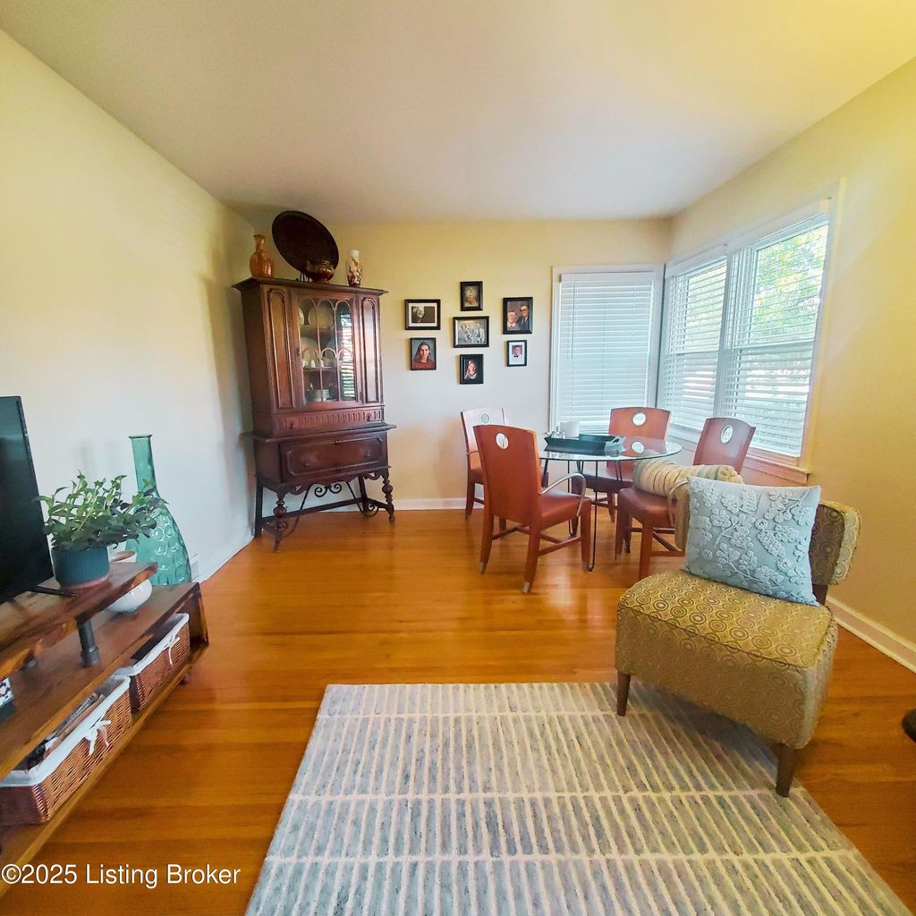 Photo of 2902 Abigail Dr #1, Louisville, KY 40205 (MLS # 1701838)