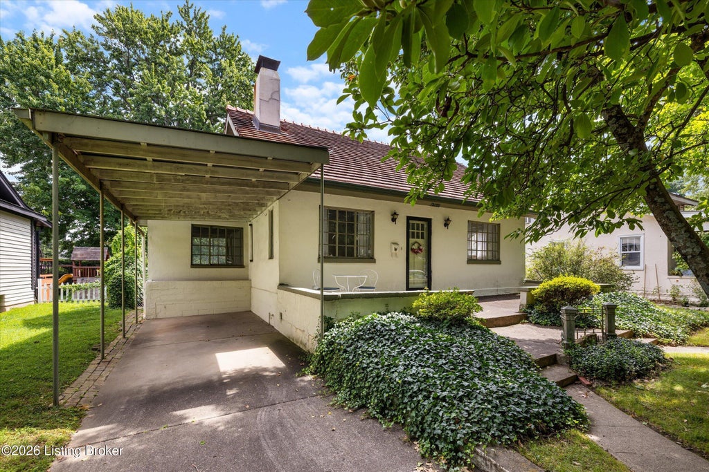 Photo of 2150 Winston Ave, Louisville, KY 40205 (MLS # 1725388)