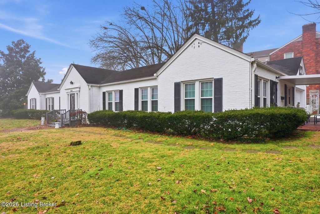 Photo of 400 E Kenwood Dr, Louisville, KY 40214 (MLS # 1709212)