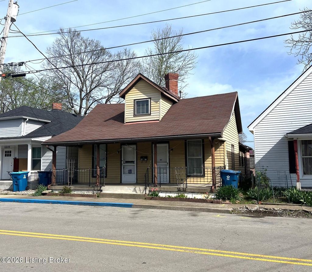 Photo of 1017 Henry Clay St, Shelbyville, KY 40065 (MLS # 1713204)