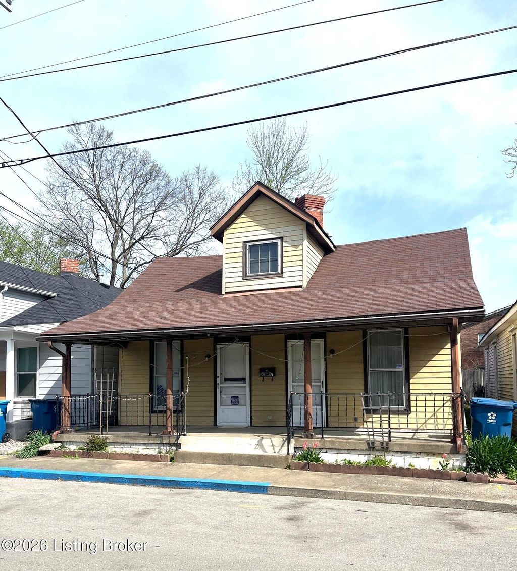 Photo of 1017 Henry Clay St, Shelbyville, KY 40065 (MLS # 1713204)