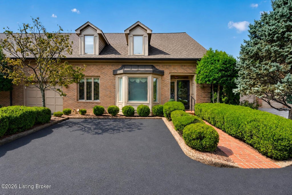 Photo of 2625 Seminary Dr, Louisville, KY 40241 (MLS # 1729012)