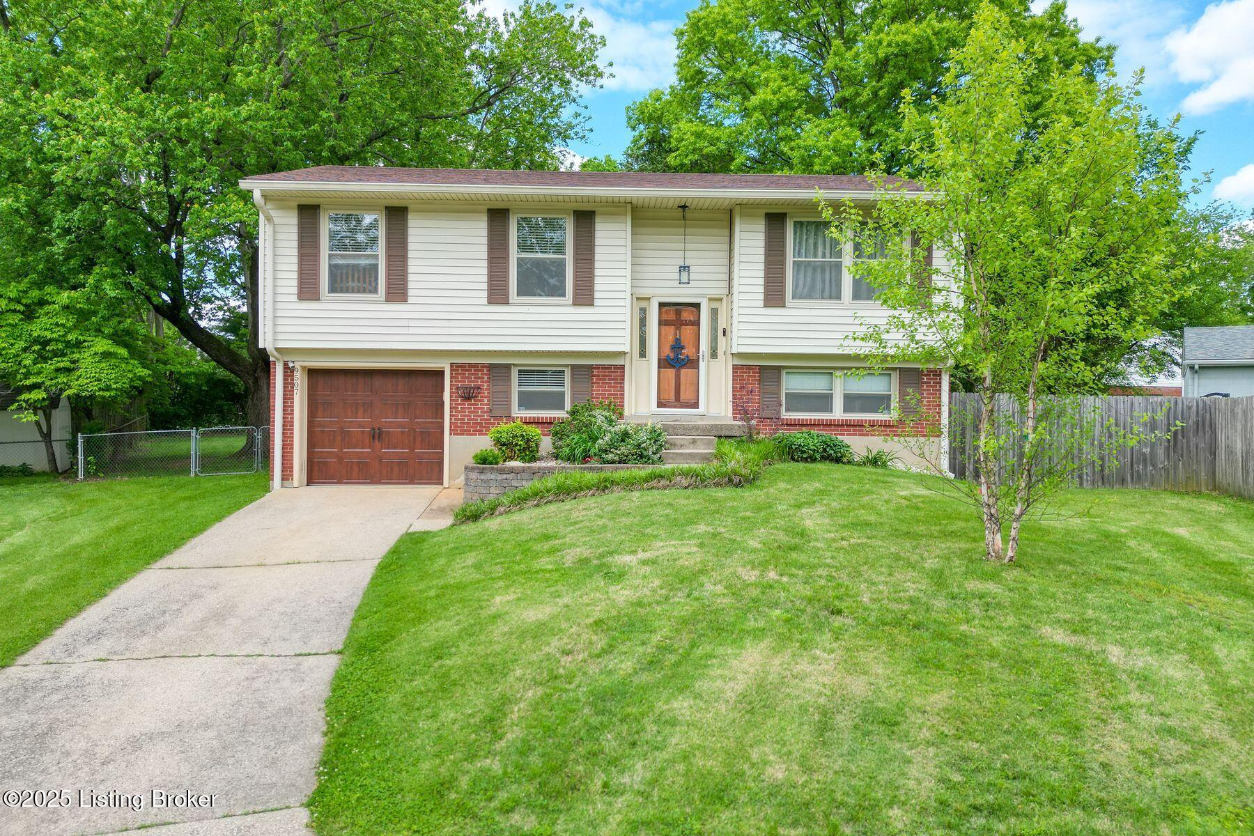 9507 Chadbourn Ct, Louisville, Kentucky image 1