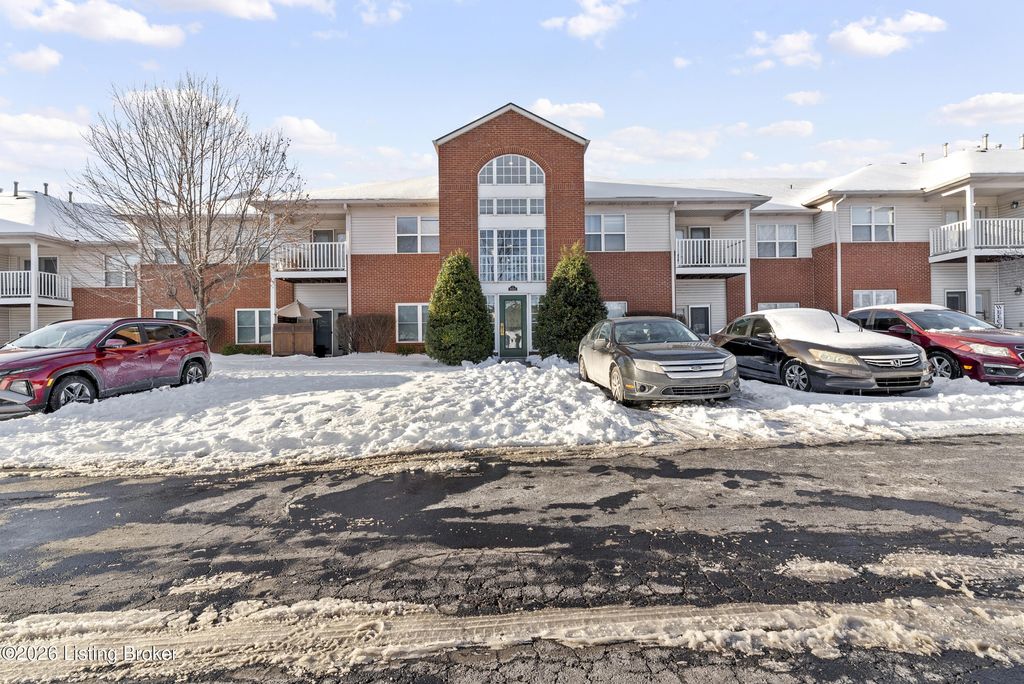 Photo of 9502 Magnolia Ridge Dr #101, Louisville, KY 40291 (MLS # 1707908)