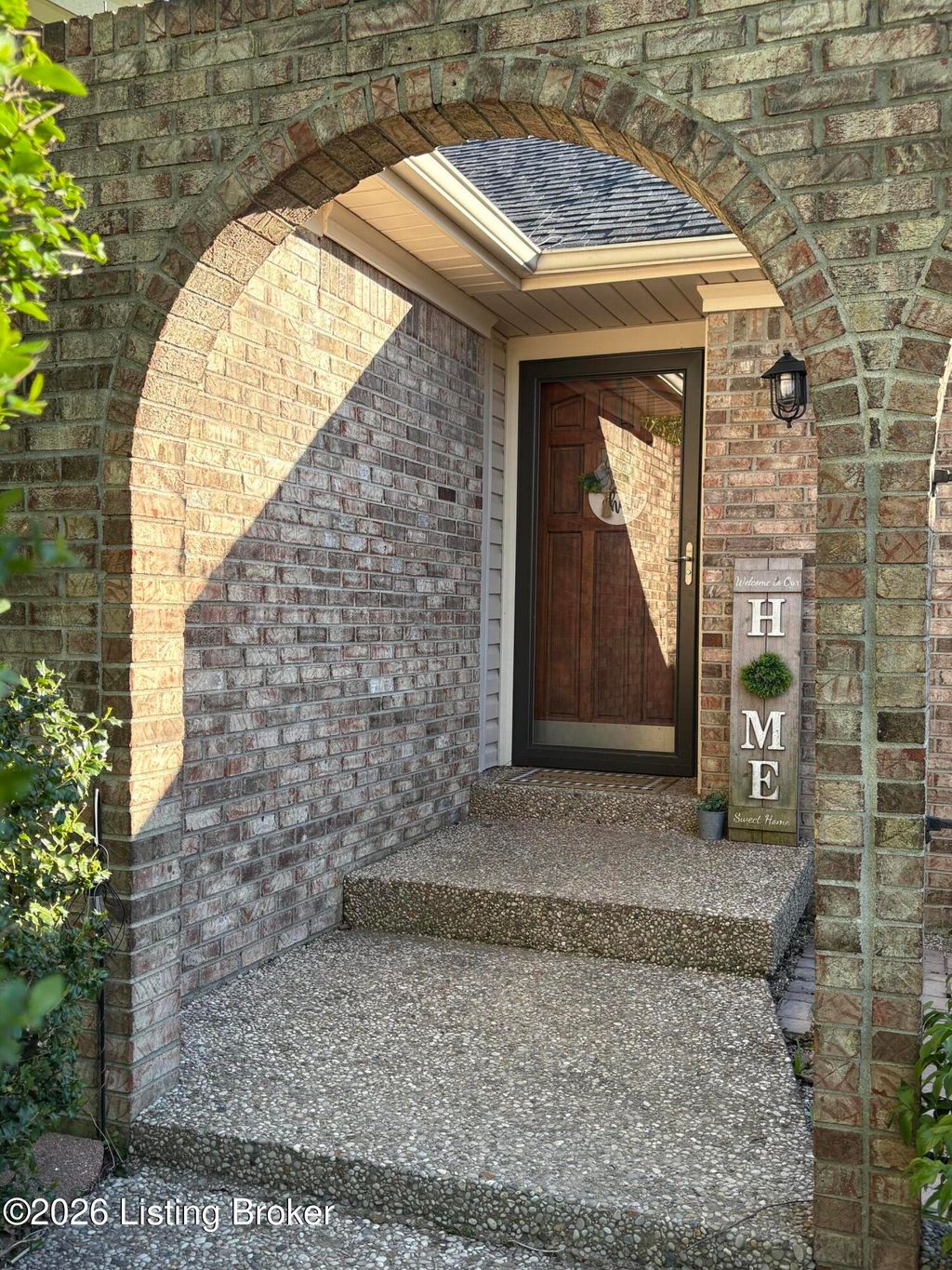 Photo of 1027 Cobblestone Cir, Pioneer Village, KY 40165 (MLS # 1713705)