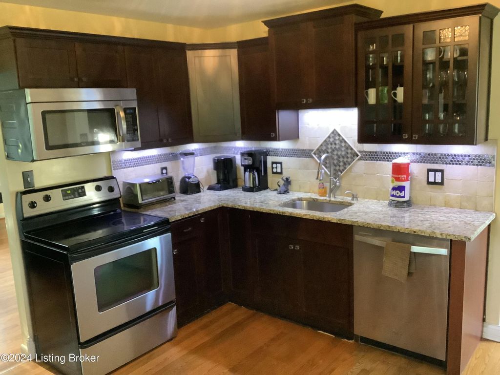 Photo of 502 Marengo Dr, Louisville, KY 40243 (MLS # 1716830)
