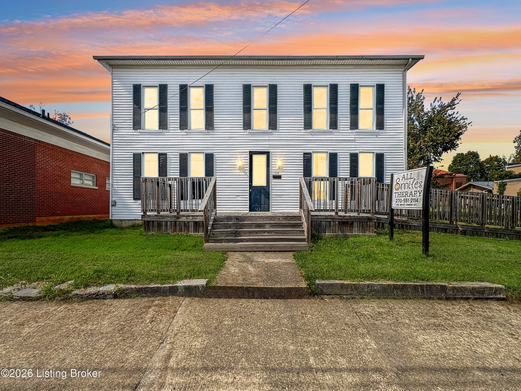 Photo of 114 W Union St, Munfordville, KY 42765 (MLS # 1731042)