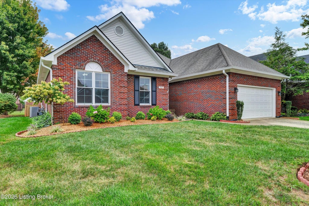 Photo of 3803 Ridgehurst Ct, Louisville, KY 40299 (MLS # 1731170)